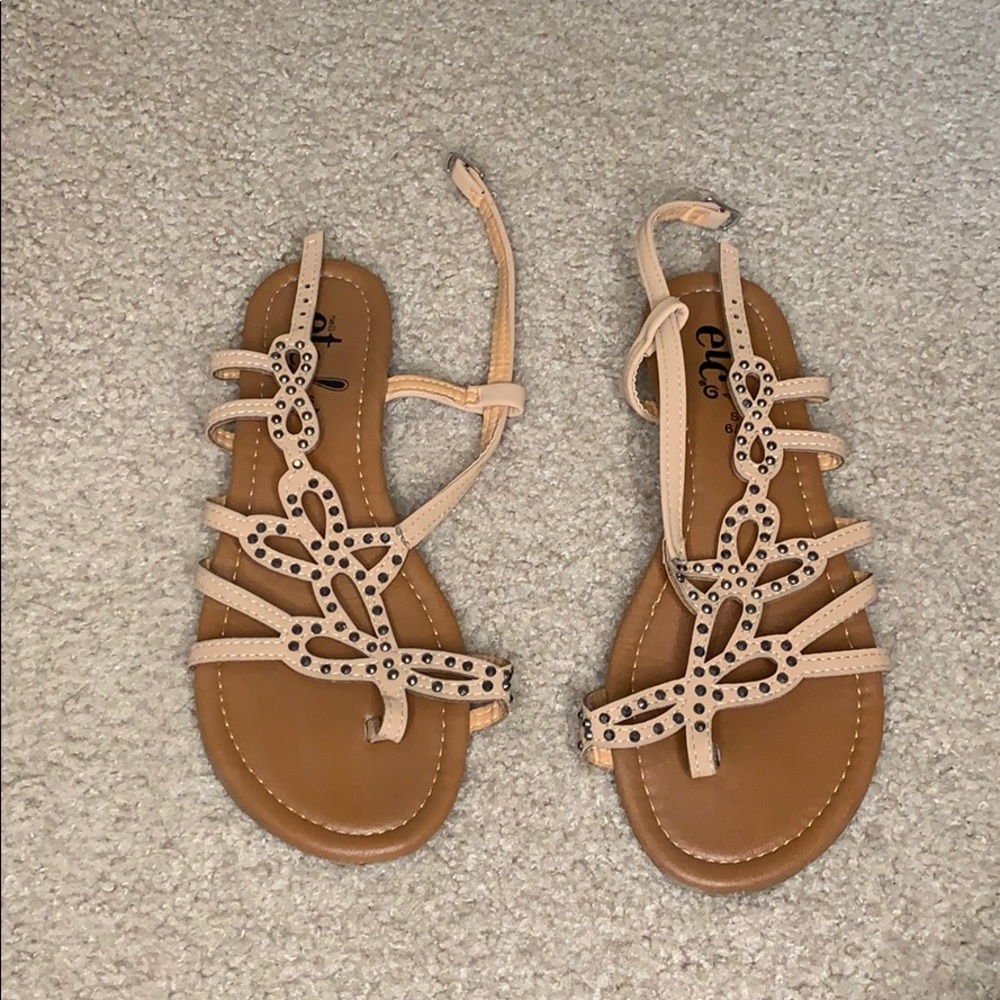 Detailed Ankle strap sandals!